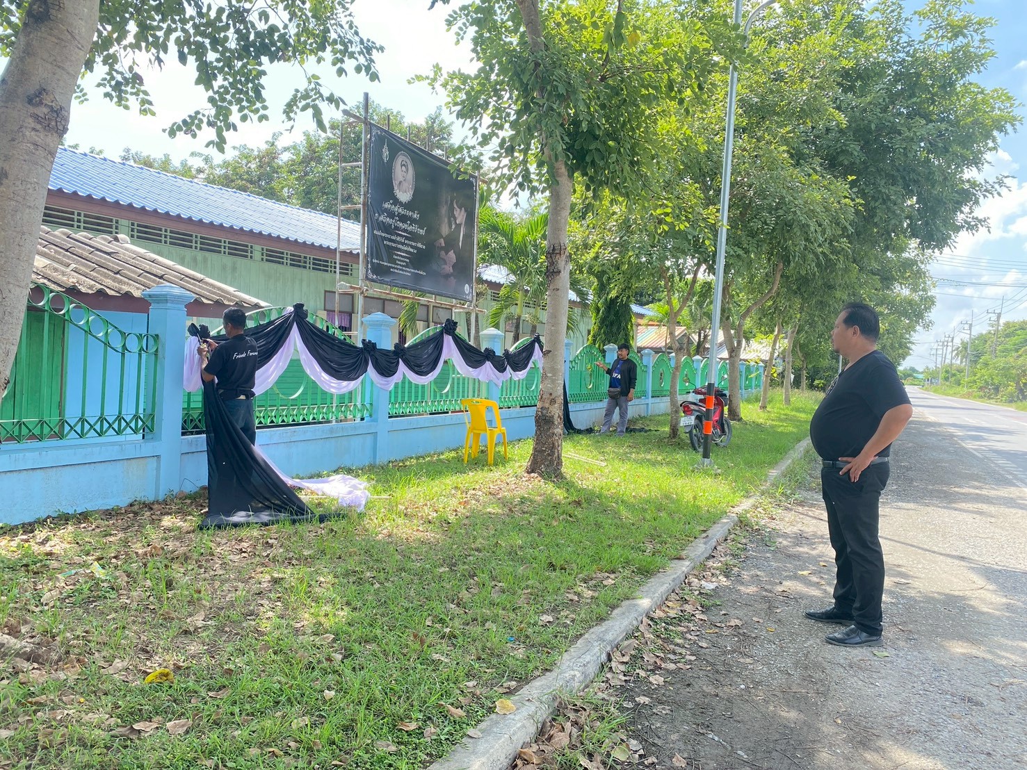 LINE ALBUM เทศบาลผูกผ้าขาวดำ 251114 3